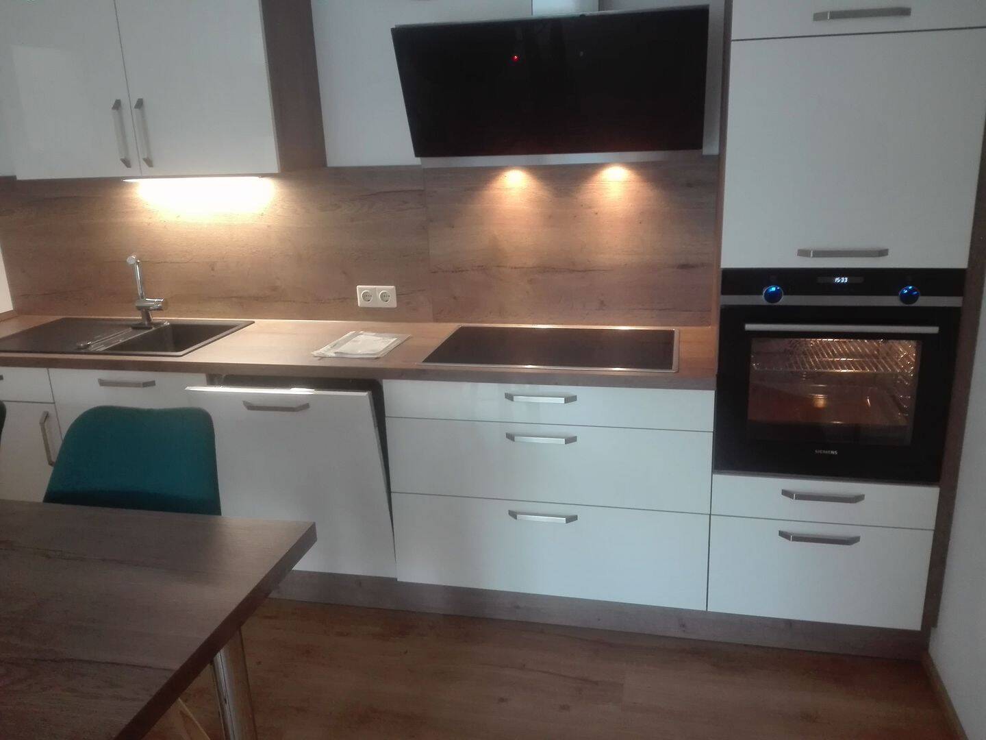 Sehr schöne, moderne 3 Zimmerwohnung, mit Einbauküche u. Terrasse, 97950 Großrinderfeld