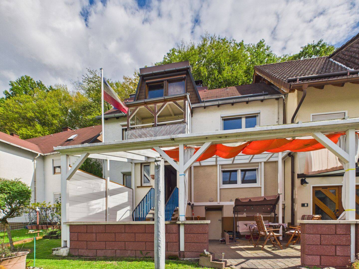 Einfamilienhaus mit Entwicklungspotenzial am Waldrand von Greifenstein, 35753 Greifenstein