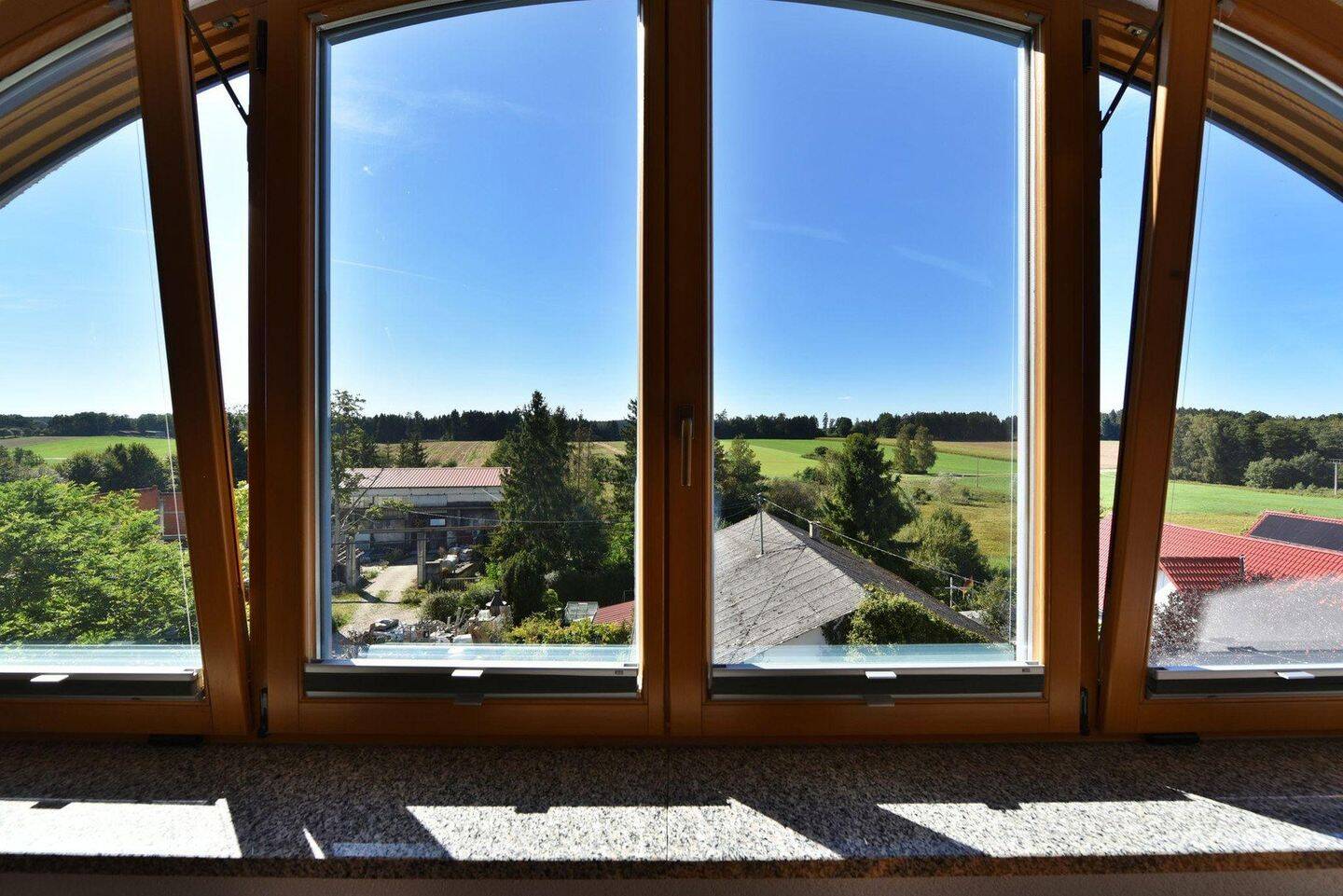 Großzügigkeit auf zwei Ebenen – exklusive Maisonette mit Dachterrasse und Fernblick, 89264 Weißenhorn