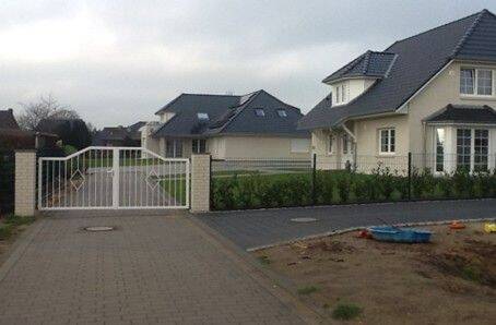 Luxuriöse 4 Zimmer Wohnung im EG eines Zweifamilienhauses für  Gartenliebhaber in 25488 Holm, 25488 Holm
