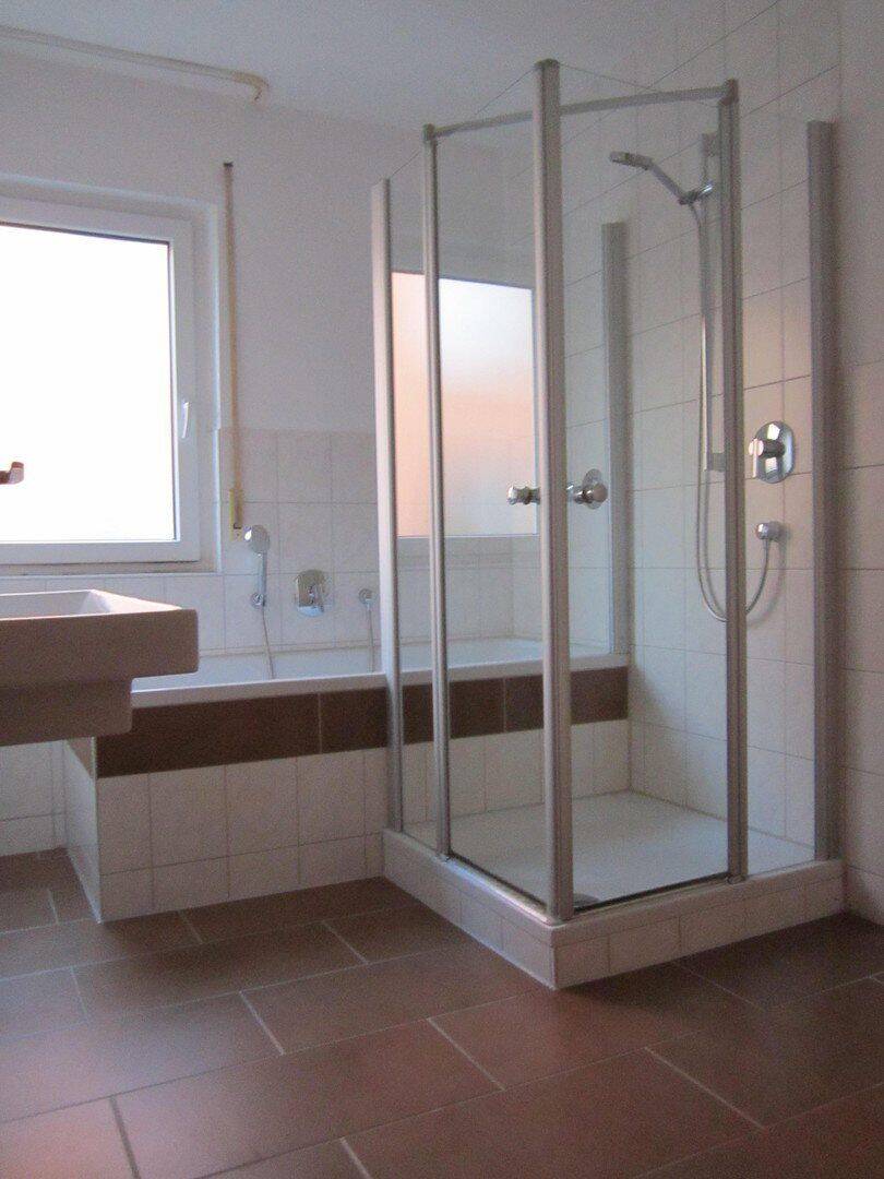 Zentrale ruhige 4,5-Zimmer-Wohnung mit großem Balkon 1. OG in Herrenberg Ziegelfeld von privat, 71083 Herrenberg