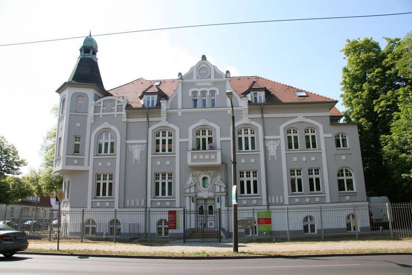 Großzügige 2 Raum-Wohnung in denkmalgeschützter Villa, 15344 Strausberg