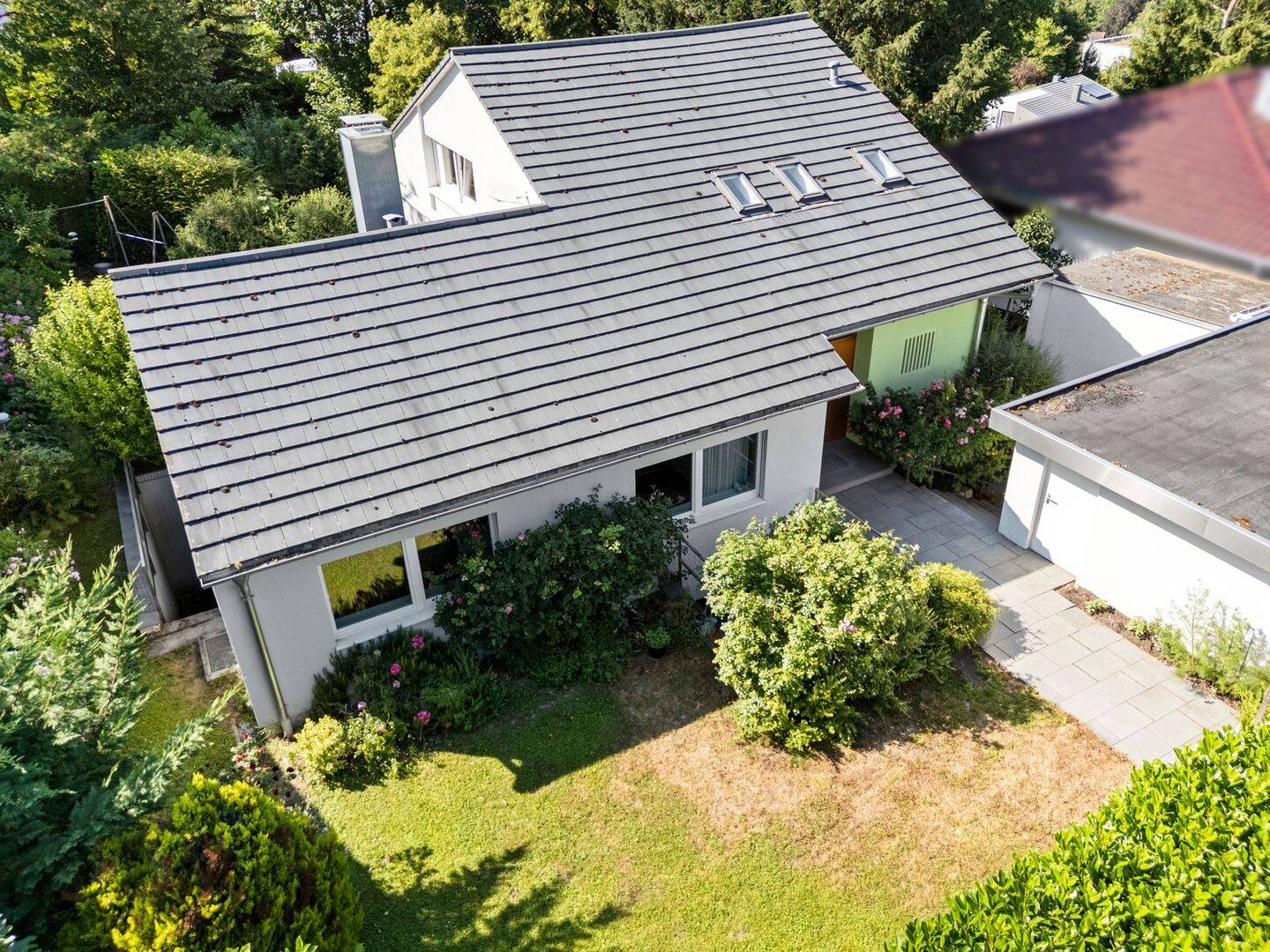 Einfamilienhaus mit separater, großer Einliegerwohnung im Grünen in Durlach, 76227 Karlsruhe (Durlach Hohenwettersbach Stupferich)