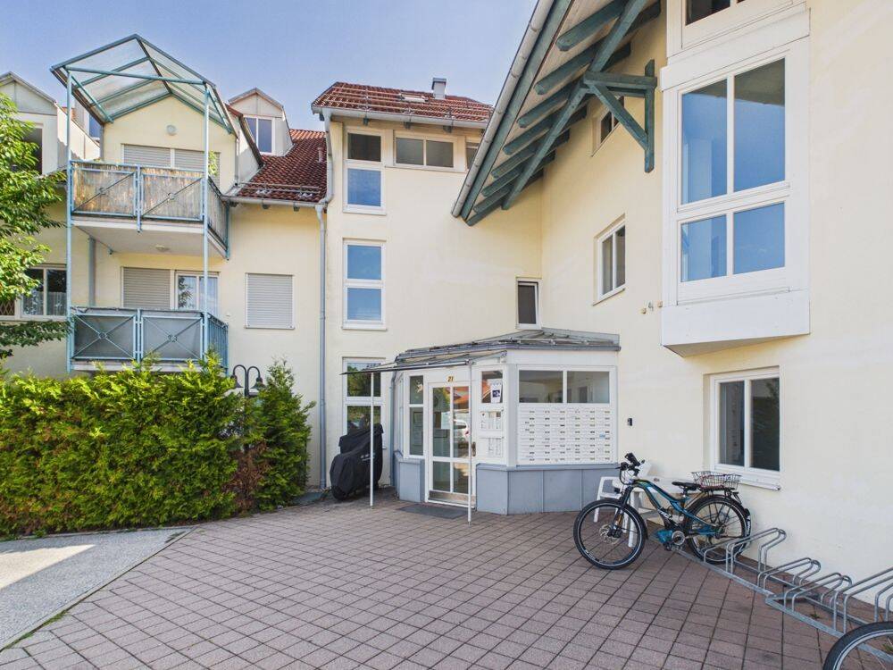 Attraktive 2-Zimmer-Etagenwohnung mit Balkon in Laufen, 83410 Laufen
