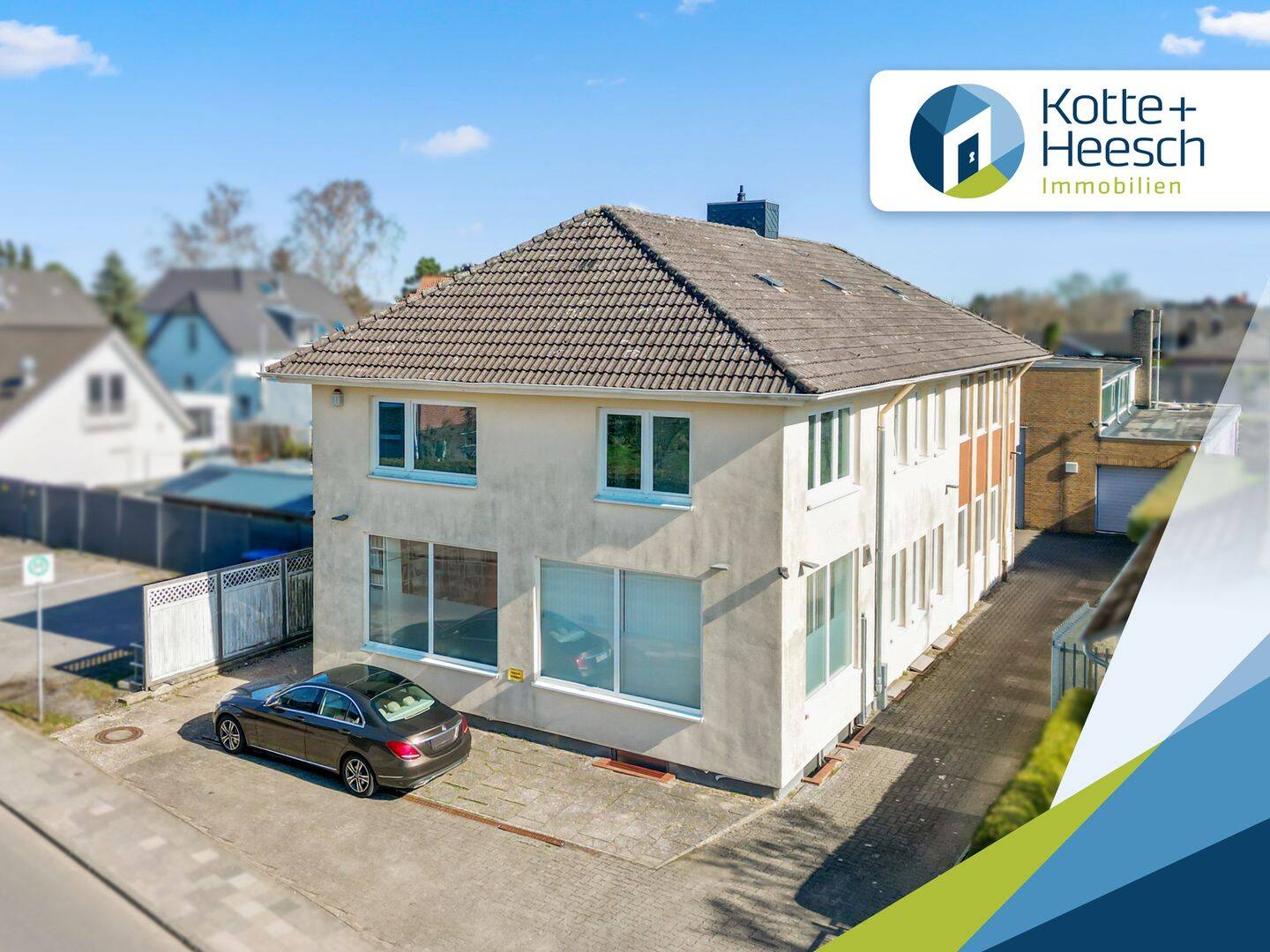 Gebäudeensemble aus Gewerbehallen, Betriebsflächen und einer Wohnung, 24582 Wattenbek