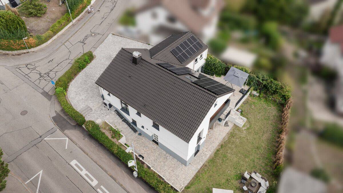 KERNSANIERTES FREISTEHENDES EINFAMILIENHAUS MIT GARAGE IN NECKARSULM-NEUBERG, 74172 Neckarsulm