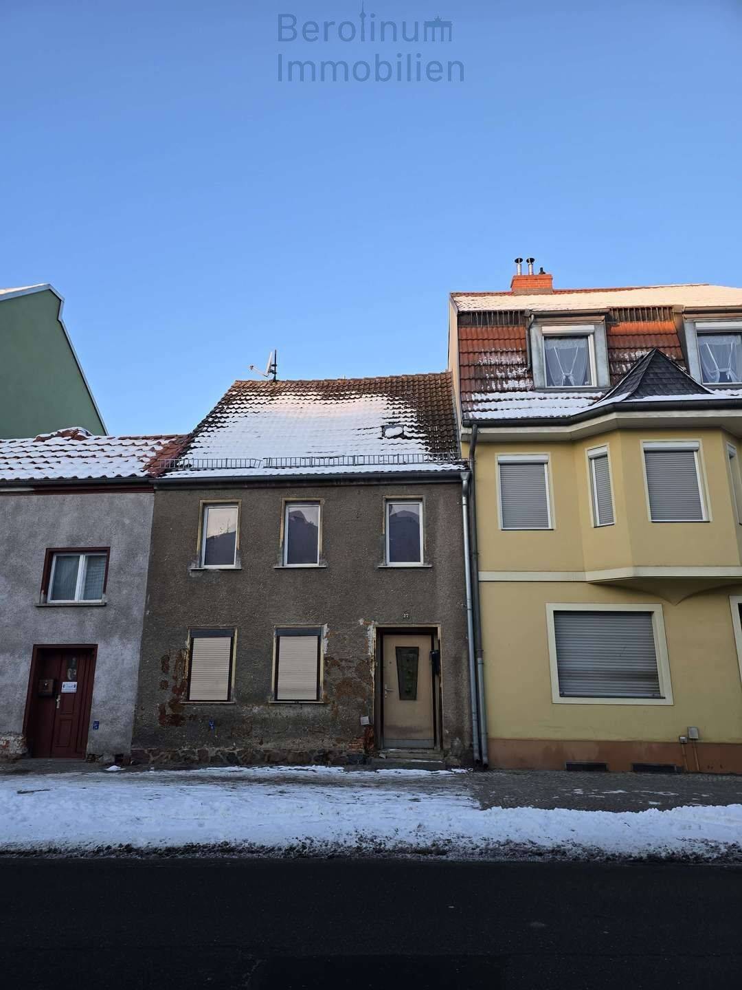 Renovierungsobjekt in Jüterbog – Reihenhaus mit Substanz, 14913 Jüterbog
