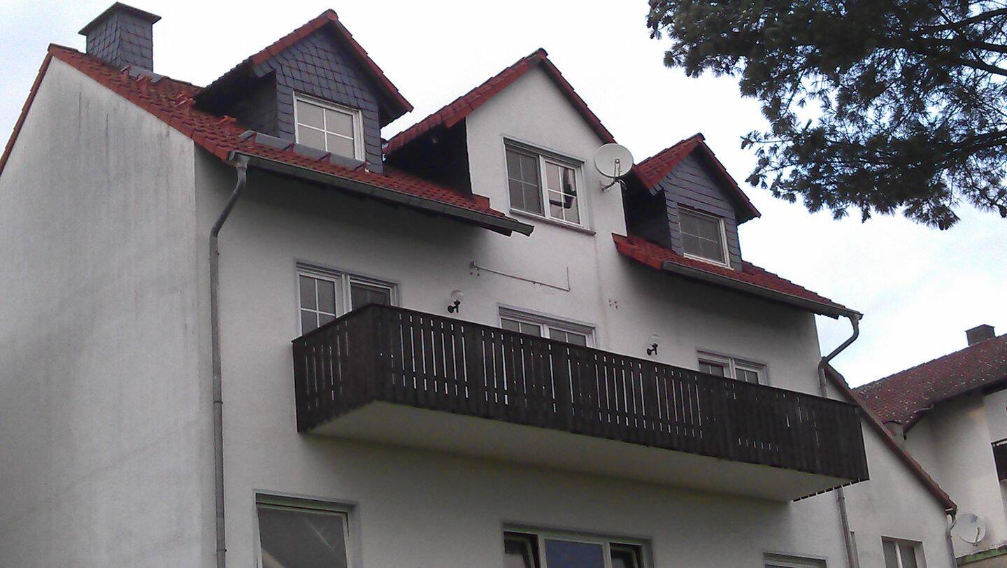 Wohnen wie in den eigenen vier Wänden – Wohnung in freistehendem EFH, 63667 Nidda