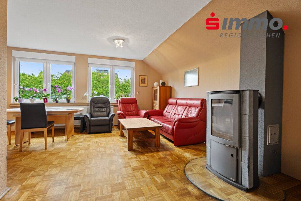 Charmante Dachgeschosswohnung mit sonnigem Balkon in sehr ruhiger Lage, 52076 Aachen