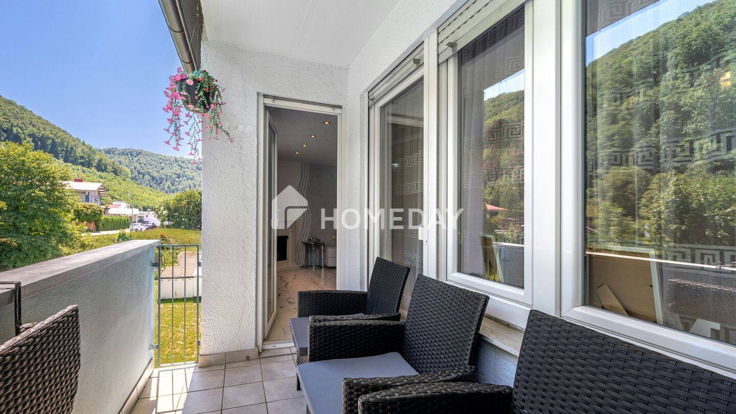 Platz für die ganze Familie auf 90 m²: Sanierte 4 Zimmerwohnung mit Loggia und 2 Stellmöglichkeiten, 72574 Bad Urach