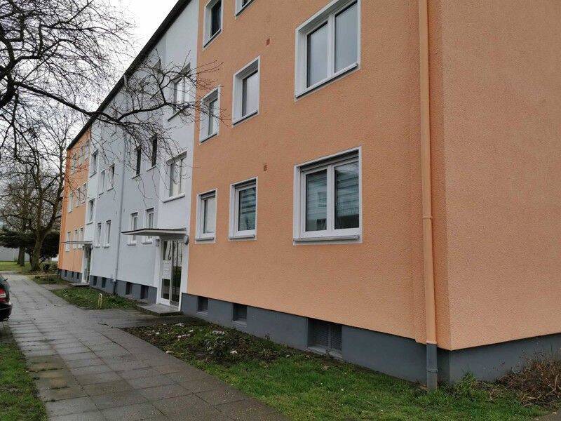 Nette Nachmieter für eine bezugsfertige 3-Zimmer-Wohnung mit großem Balkon gesucht!, 47167 Duisburg (Marxloh Neumühl Obermarxloh Röttgersbach)