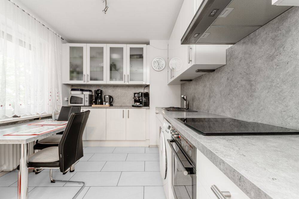 HELLE 5-ZIMMER WOHNUNG MIT BALKONEN UND TIEFGARAGE IN LECHHAUSEN (ERBPACHT), 86167 Augsburg (Lechhausen)