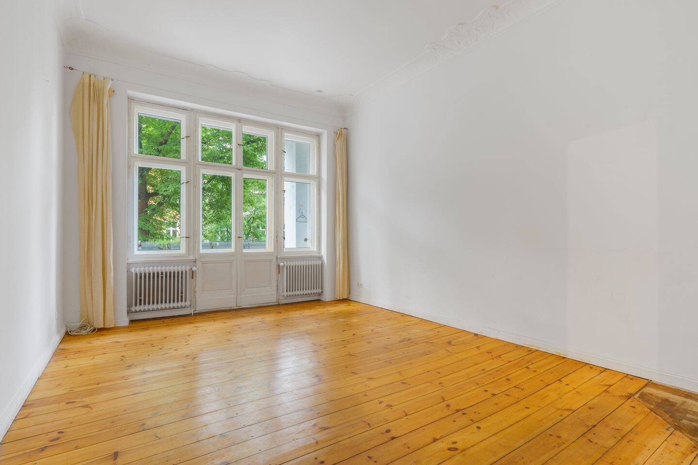Altbaujuwel mit Stuck, Balkon und außergewöhnlichem Entwicklungspotenzial, 12161 Berlin (Steglitz-Zehlendorf Friedenau Steglitz)