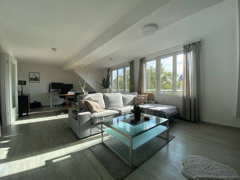 Singles & Paare aufgepasst! 2-Zimmer-Dachgeschosswohnung in Düsseldorf-Rath, 40472 Düsseldorf (Hubbelrath Lichtenbroich Rath Unterrath)