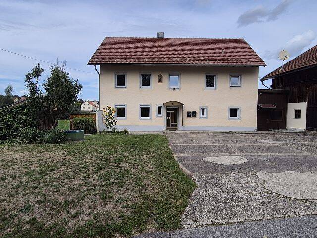 Großzügiges Wohnhaus in ländlicher Umgebung zw. Cham und Roding zum Mieten, 93413 Cham