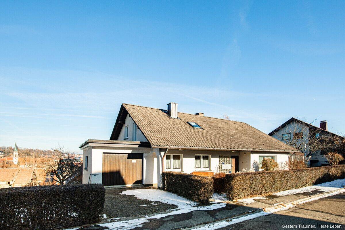 Ein Haus, viele Möglichkeiten: Wohnen, teilen, ausbauen – in Löffingen zu verkaufen, 79843 Löffingen