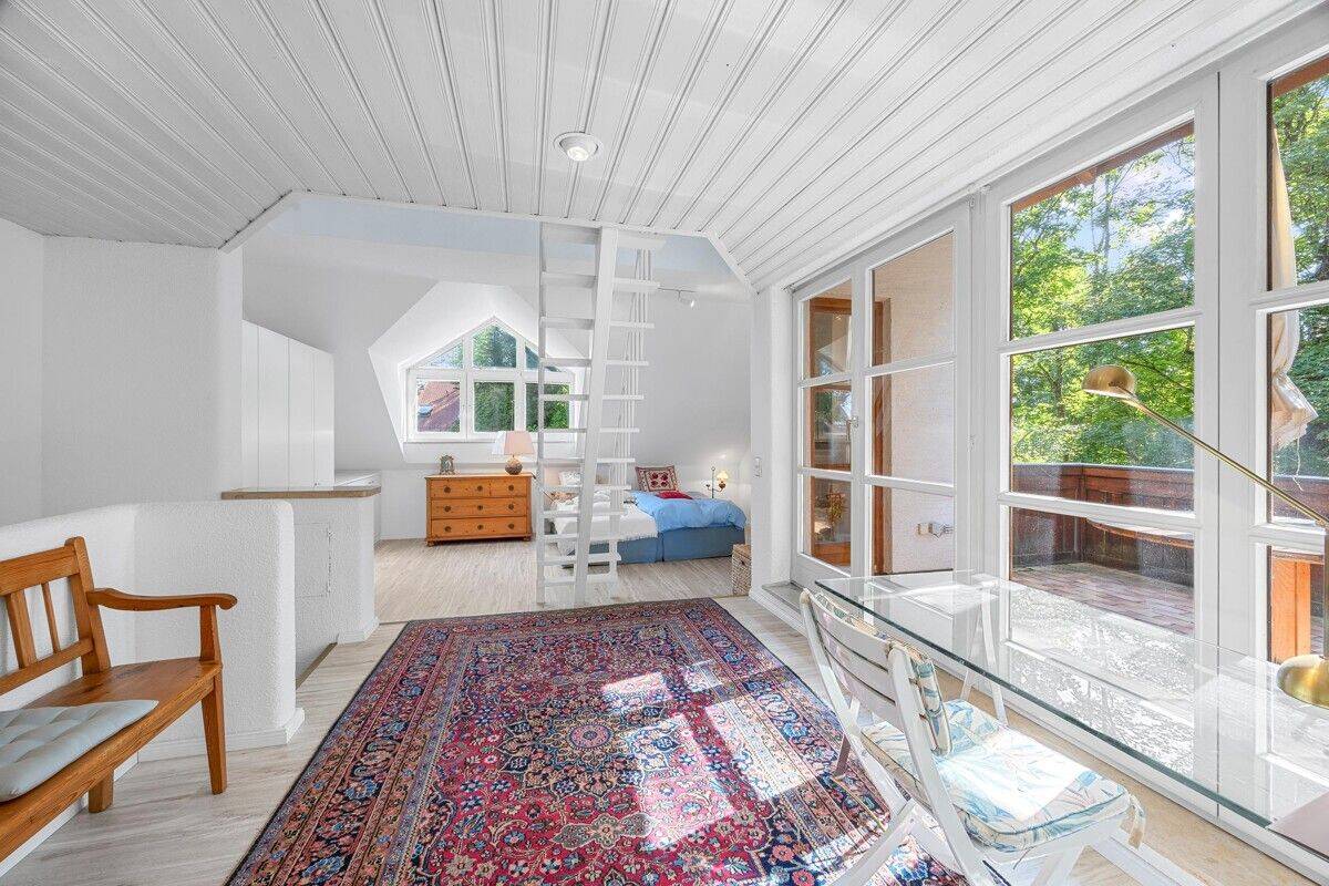 Pullach: Idyllische, elegante Doppelhaushälfte. Herrlicher Grünblick. Zentrale, ruhige Lage., 82049 Pullach i. Isartal