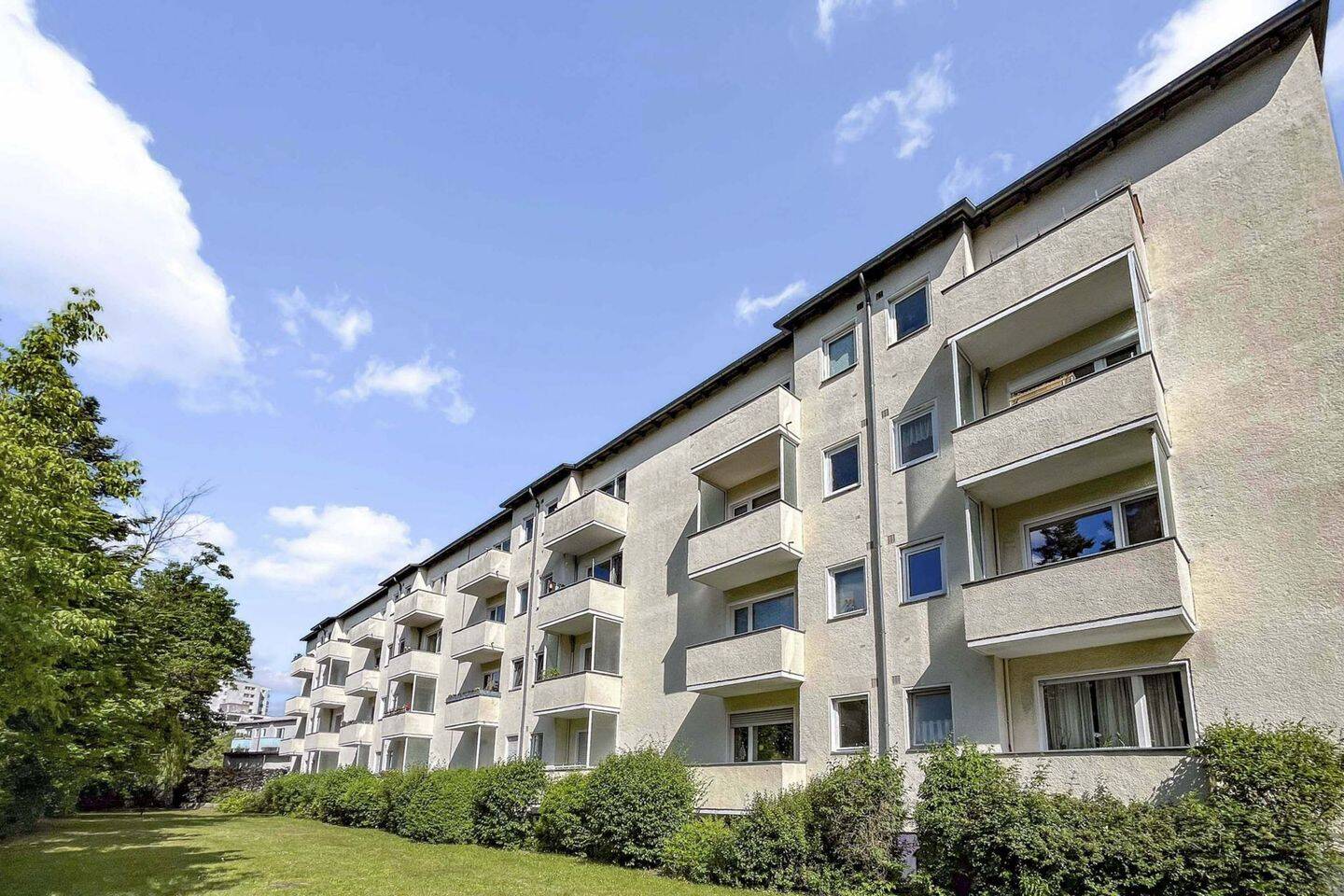 Sonnige 1-Zimmer-Wohnung mit Balkon – bezugsfrei ab August 2026 | Erbbauzins ca. 230 € p.a., 13593 Berlin (Spandau)