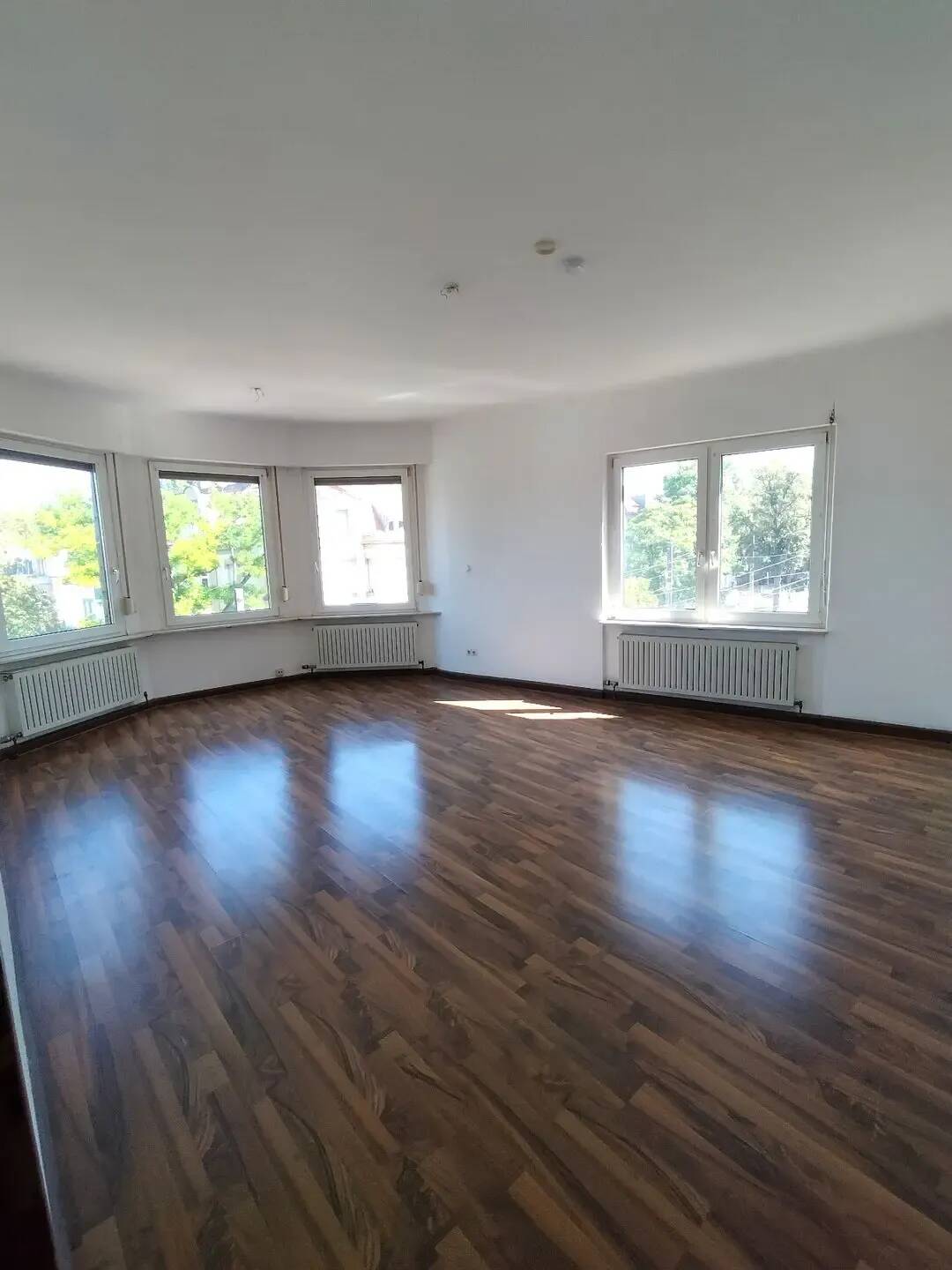 Gelegenheit: 4,5 Zimmer Altbaucharme, 70372 Stuttgart (Bad Cannstatt)