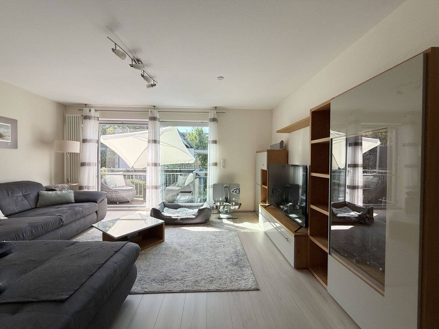 Sonniges 4-Zimmer „Haus im Haus“ – ideal für Zwei – auf der Adolfshöhe in Kelkheim, 65779 Kelkheim (Taunus)