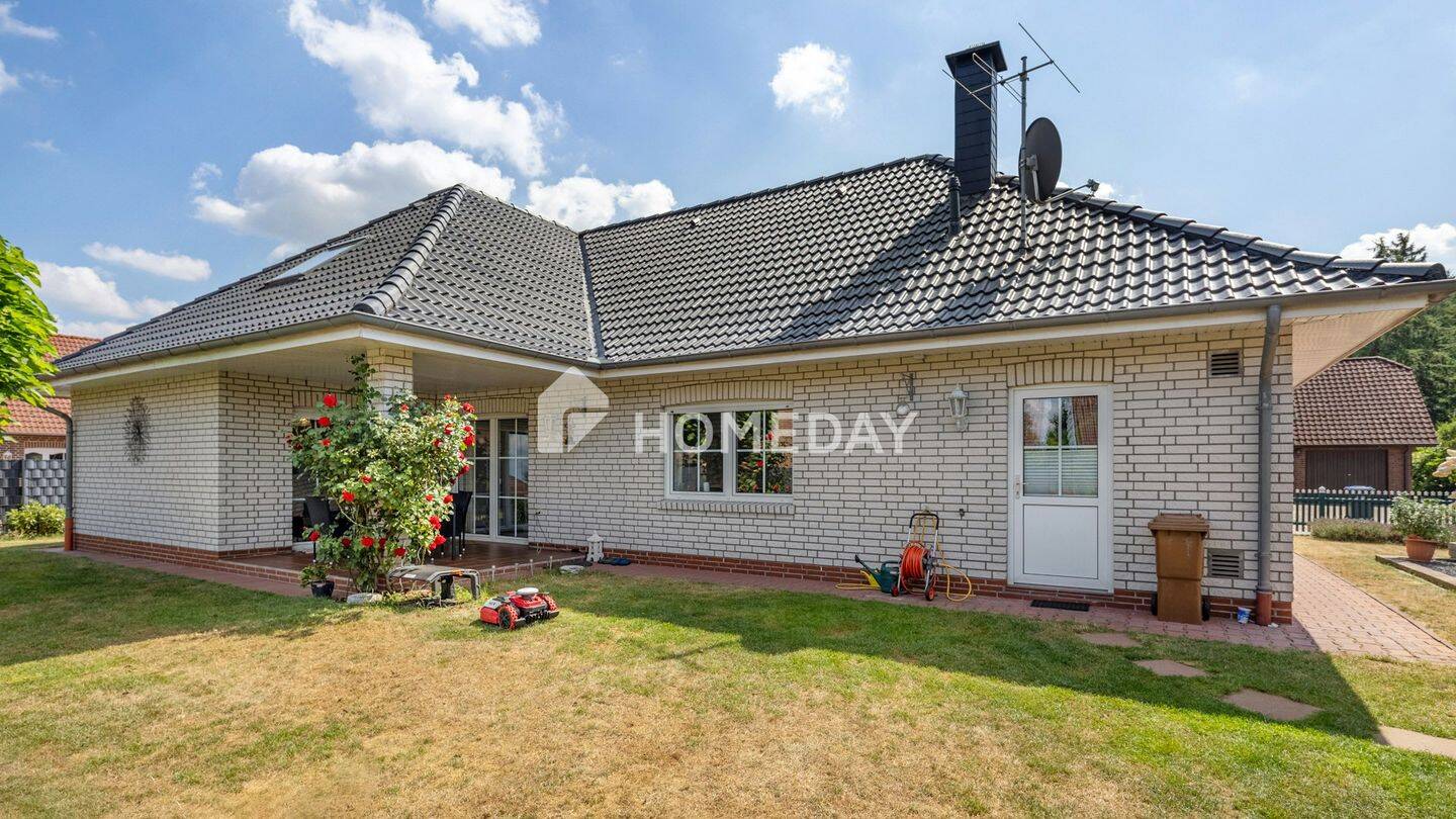 Charmantes Einfamilienhaus mit ausbaufähiger Einliegerwohnung und Garten in Rastdorf, 26901 Rastdorf