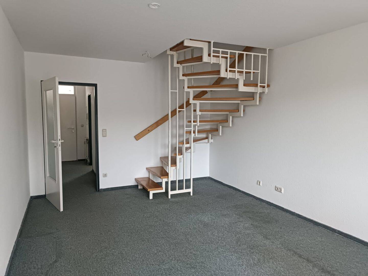 3 Zimmer Maisonette-Wohnung mit Balkon & Tiefgaragenstellplatz, 34127 Kassel