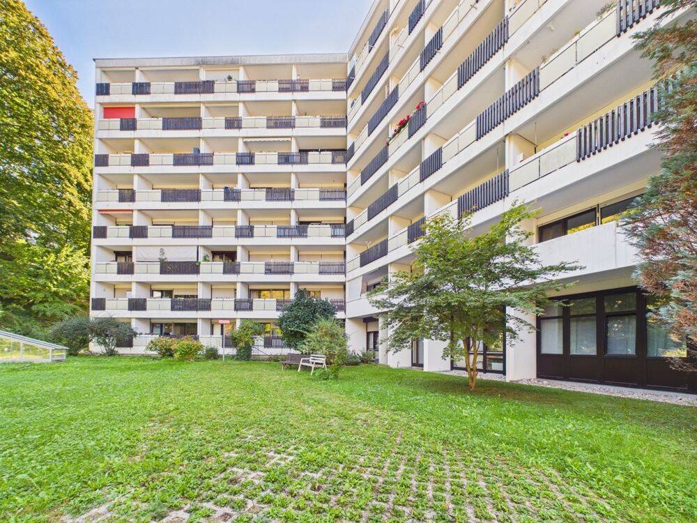 Sofort verfügbar: Gepflegtes 1-Zi-Appartment mit Balkon, 83435 Bad Reichenhall
