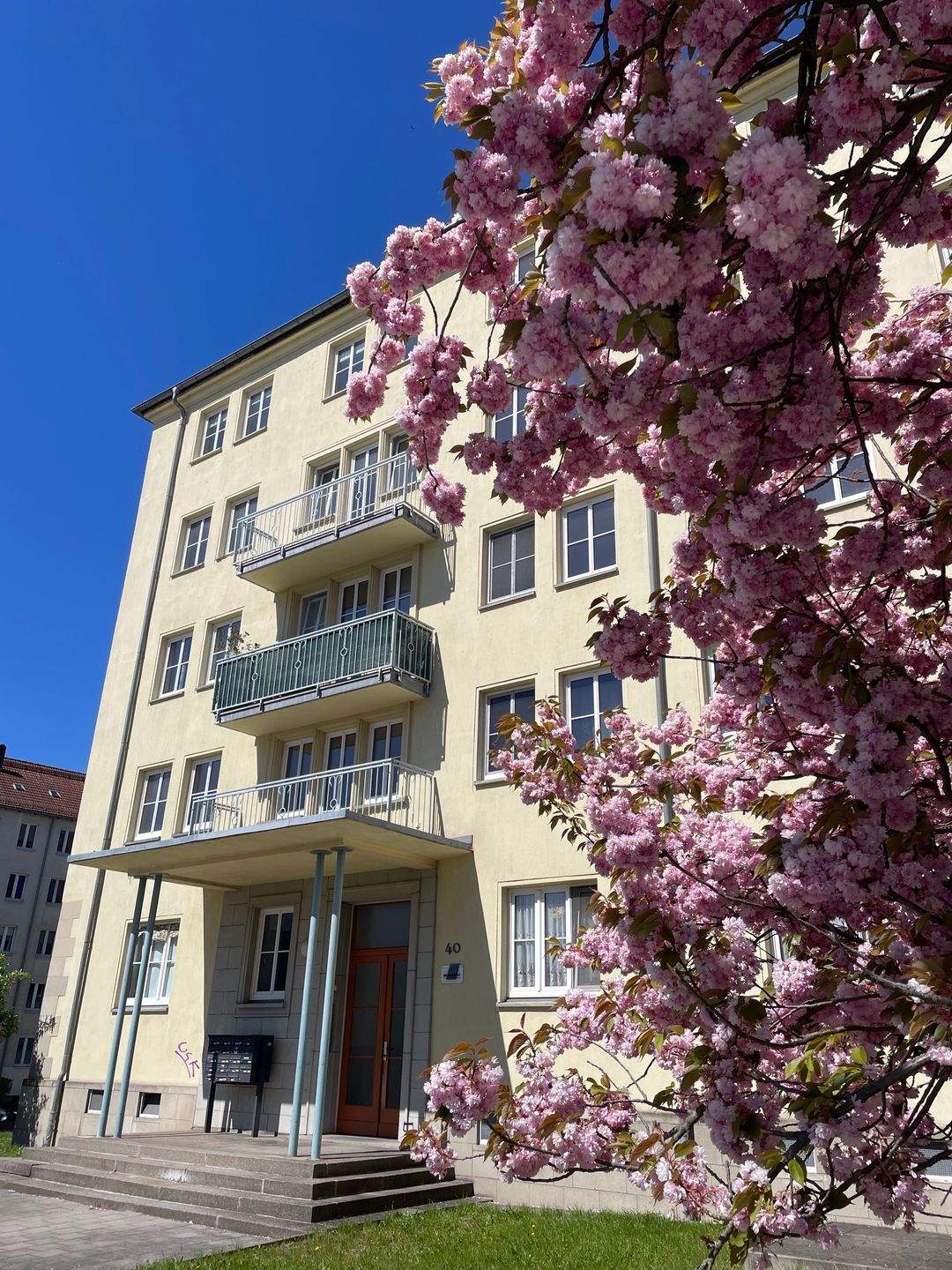 Lutherstr./ 3-Raum Wohnung mit Laminat und Balkon in Zentrumsnähe, 9126 Chemnitz (Altchemnitz Bernsdorf Gablenz Lutherviertel Sonnenberg)
