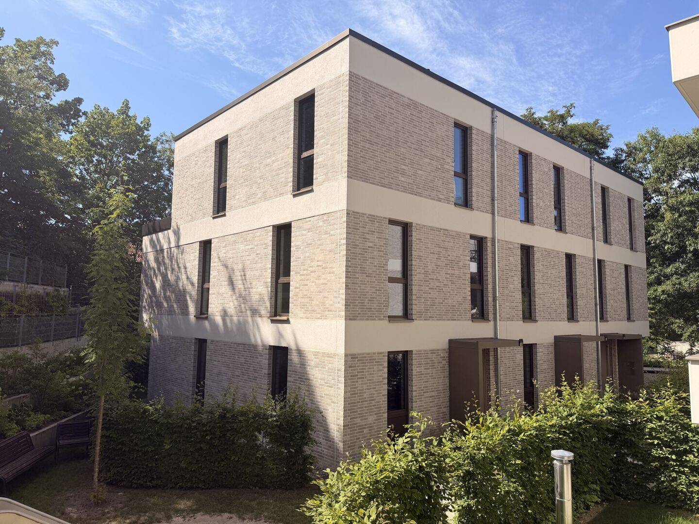 Mit Dachterrasse und viel Platz für die ganze Familie!, 22529 Hamburg (Hamburg-Nord)