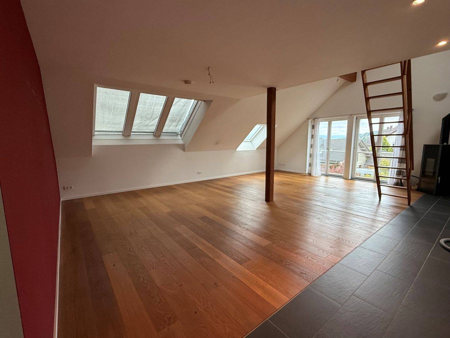 Dachwohnung in LÖ Tumringen – nahe Basel – 105 m², modern & grosszügig mit Klimaanlage, 79539 Lörrach