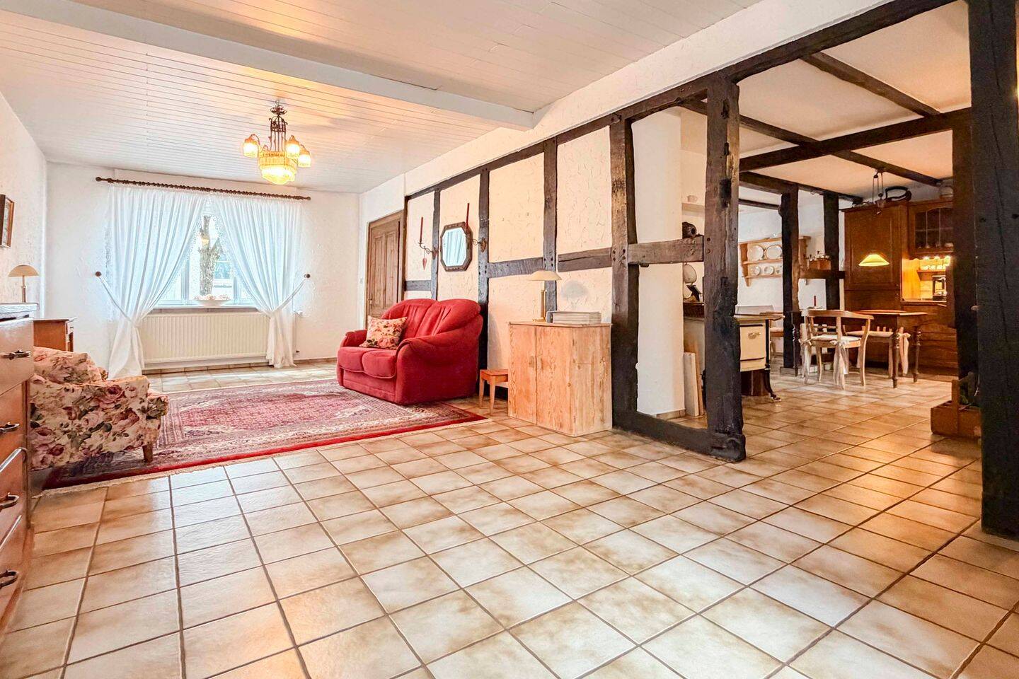Einzigartiges Fachwerkhaus mit außergewöhnlichen Deckenhöhen und idyllischem Innenhof, 42477 Radevormwald