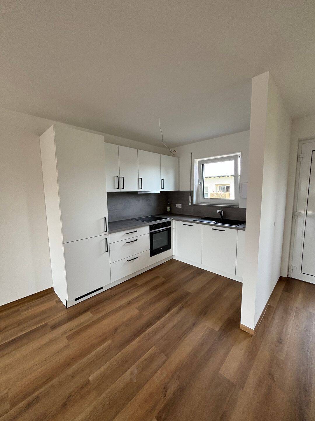 ERSTBEZUG -2-Zimmer Wohnung in Landau inkl. Küche u. Badmöbel, 94405 Landau a.d. Isar (Landau)