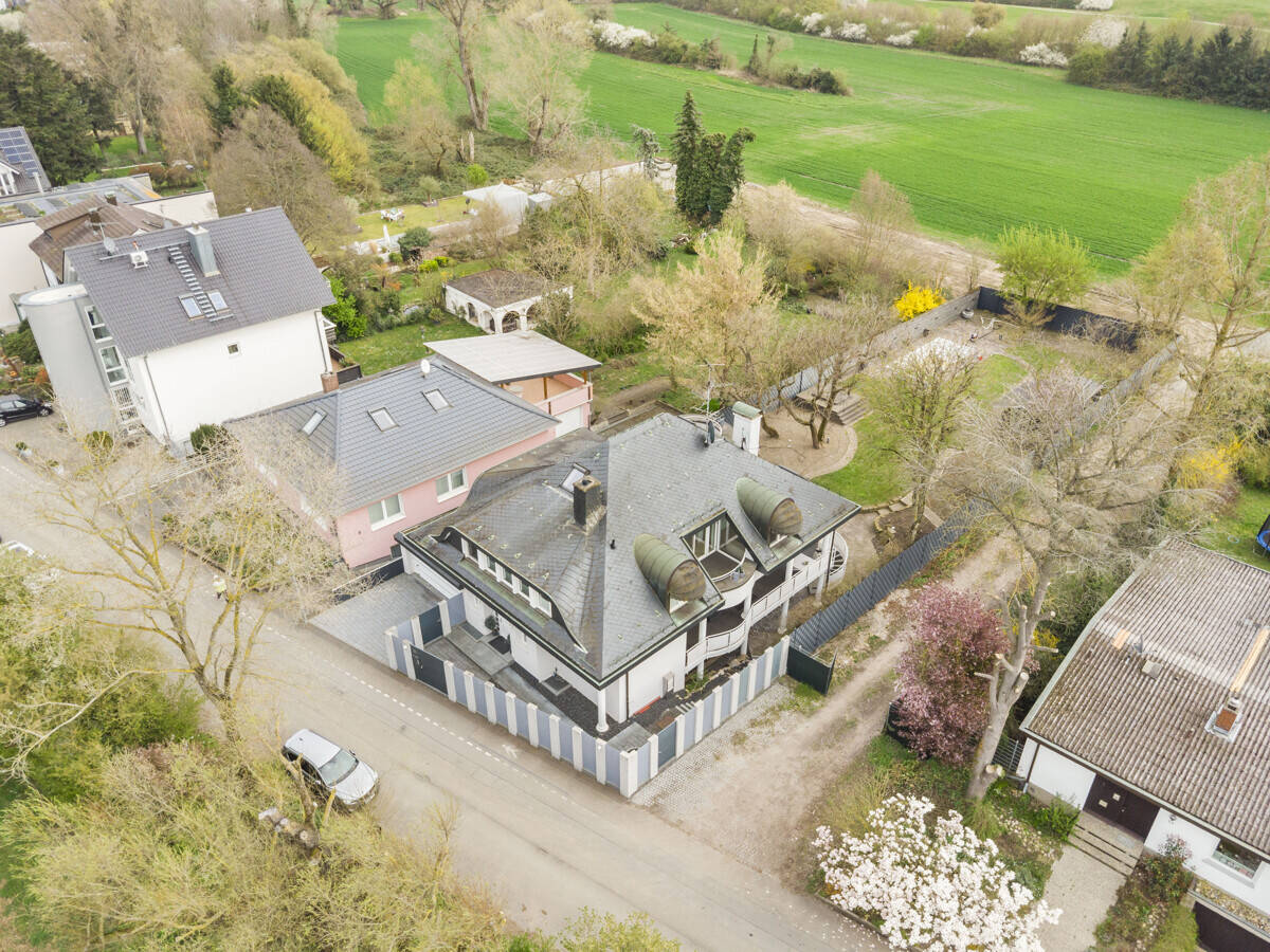 Provisionsfrei!!! Stadtvilla in der Neuzenlache mit ländlichem Charme, 68519 Viernheim