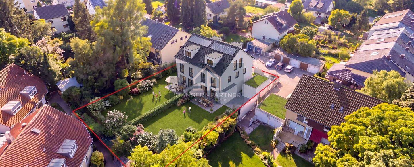 Exklusive Neubau-Doppelhaushälfte mit großem Südgarten in begehrter Lage von Gröbenzell, 82194 Gröbenzell