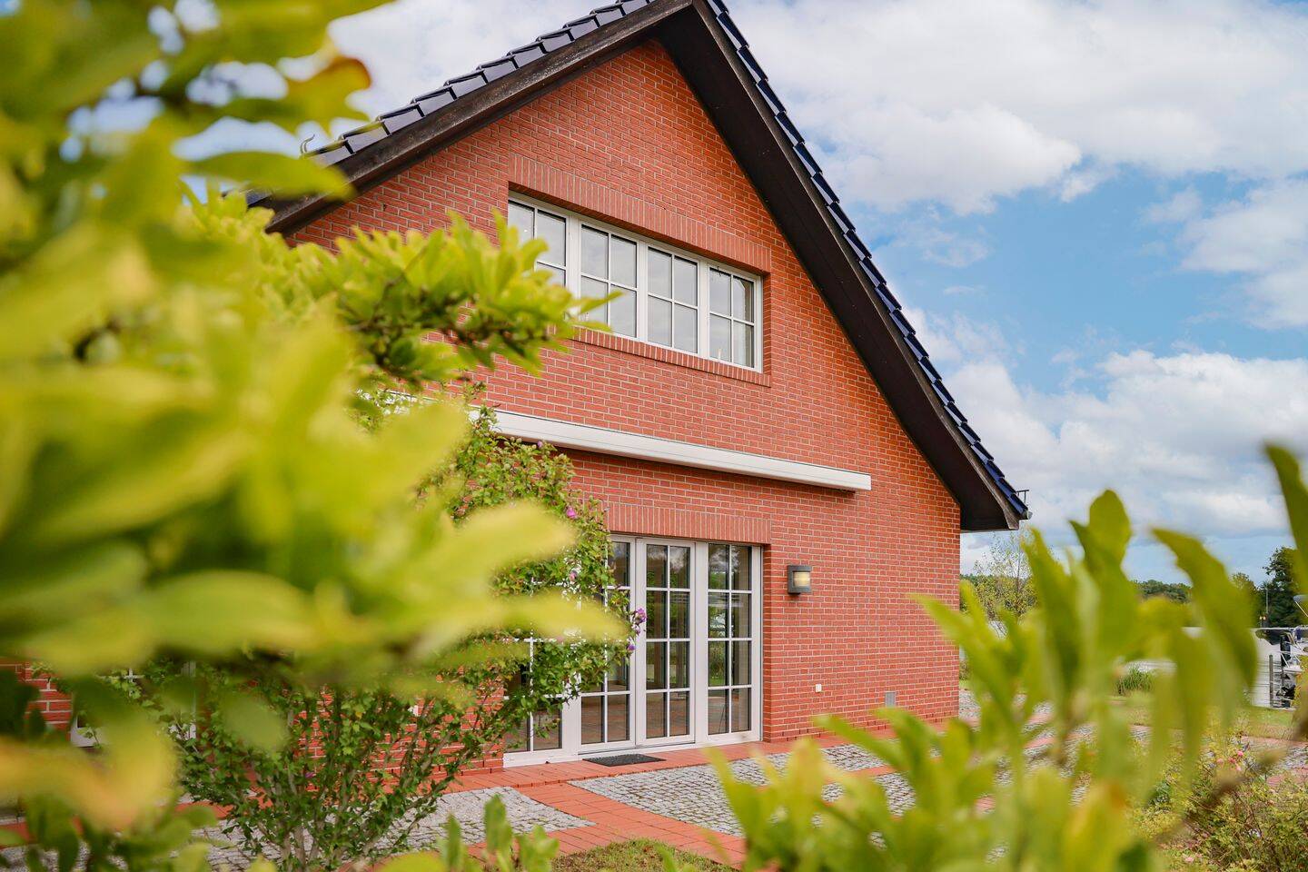 Berlin am Wasser erleben – attraktives Einfamilienhaus mit Garten in direkter Wasserlage am See, 12527 Berlin (Treptow-Köpenick Grünau Karolinenhof Schmöckwitz)