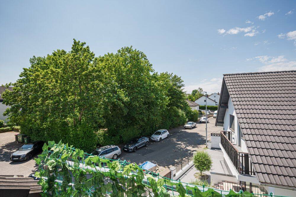 Diese pfiffige 3-Zimmer-Dachwohnung in Feldrandlage ist eine klasse Einsteigerimmobilie, 55129 Mainz (Bretzenheim Ebersheim Hechtsheim)