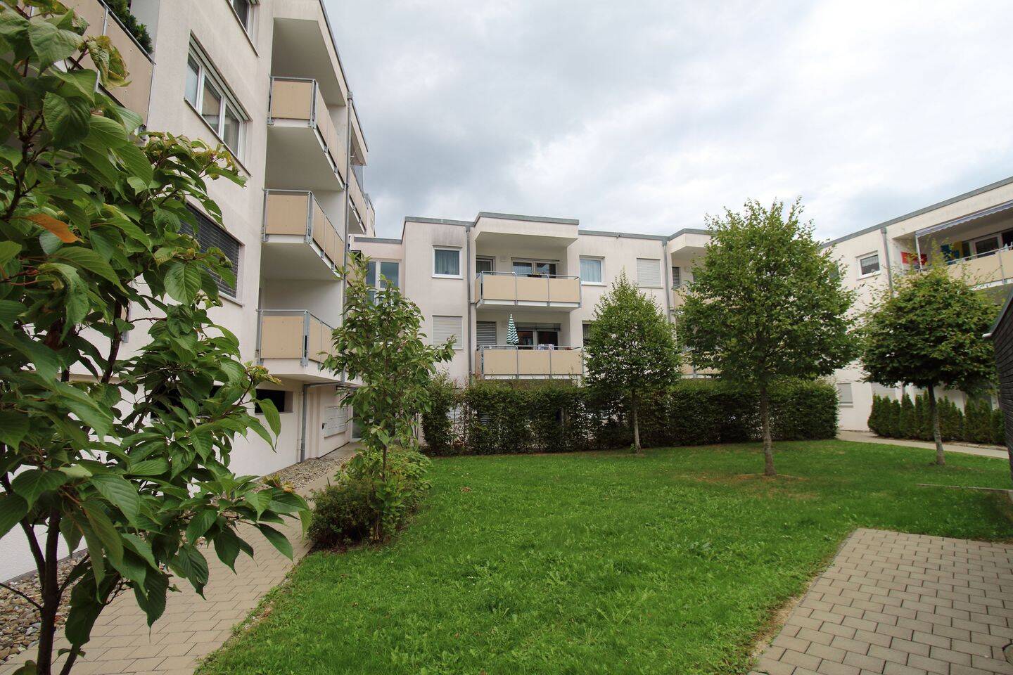 Moderne 2-Zimmer-Wohnung mit Balkon, Aufzug und Tiefgaragenstellplatz, 88447 Warthausen