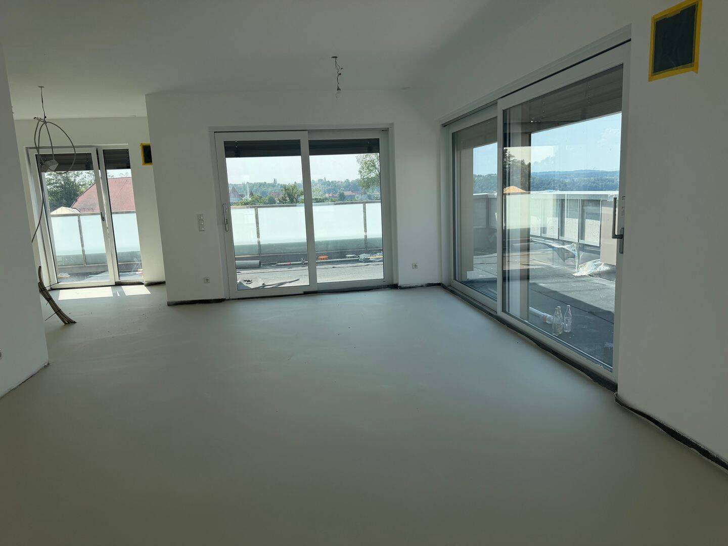 Penthouse mit Blick in die Berge, auf die weltlängste Burg und den Wöhrsee !, 84489 Burghausen
