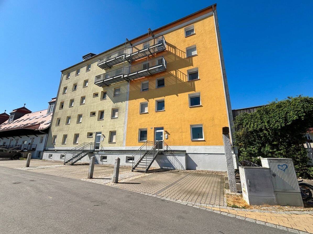 Schöne helle und sanierte 2-Zimmer Eigentumswohnung mit Terrasse in Obertraubling, 93083 Obertraubling