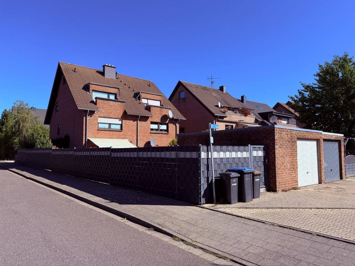 schöne, geräumige Maisonettewohnung mit Garten und Garage zu verkaufen, 41517 Grevenbroich