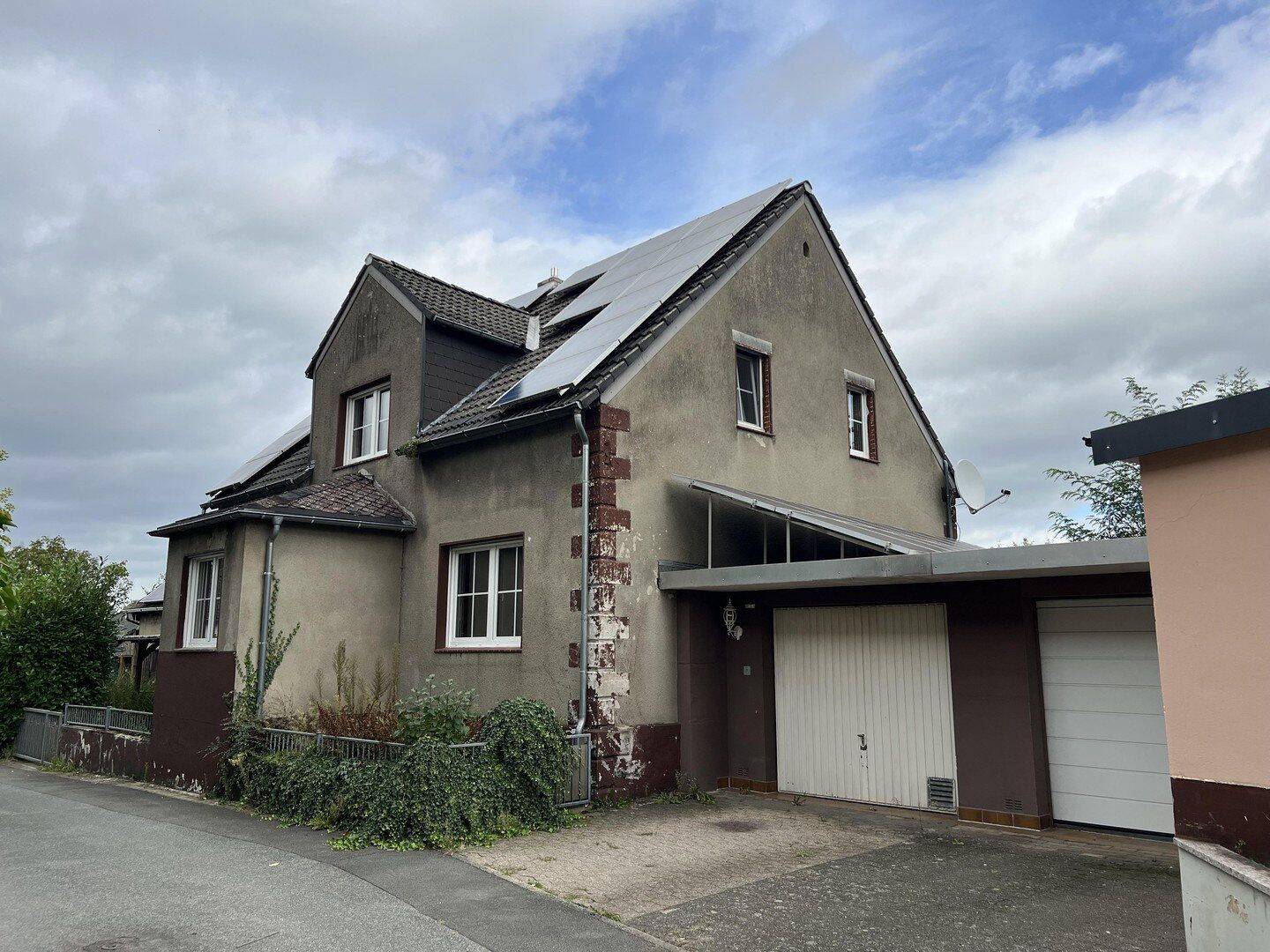Keine Provision – Modernisiertes Einfamilienhaus ruhig gelegen in Schlangen, 33189 Schlangen