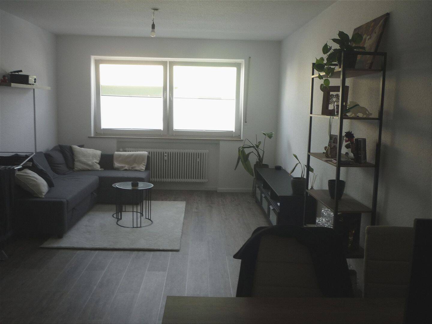 Zentrale Lage! Gepflegte 2 Zimmer Wohnung, mit neuwertigem Badezimmer! Ohne Balkon!, 51379 Leverkusen (Opladen)