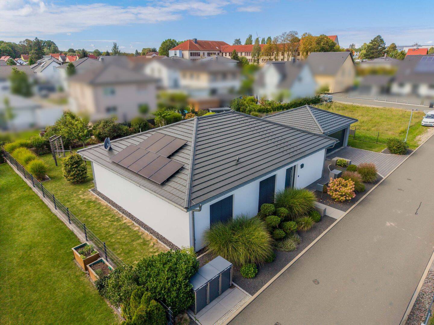 Energieeffizienter Bungalow mit Premium-Ausstattung, Doppelgarage und Südgarten in Hermsdorf, 7629 Hermsdorf