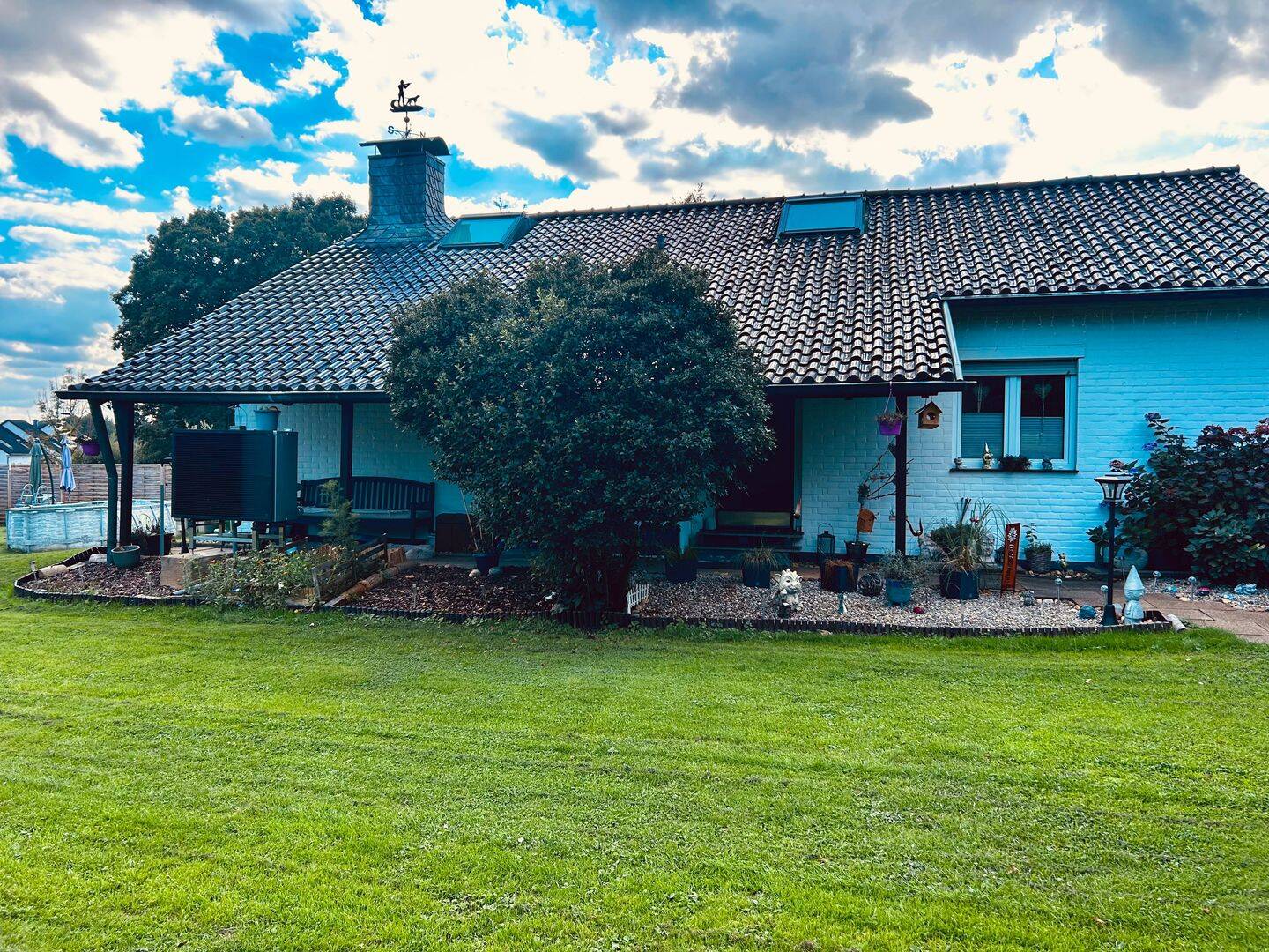 Traum Einfamilienhaus in Top Lage mit großem Grundstück und Teich, 42699 Solingen (Höhscheid Merscheid Ohligs-Aufderhöhe)