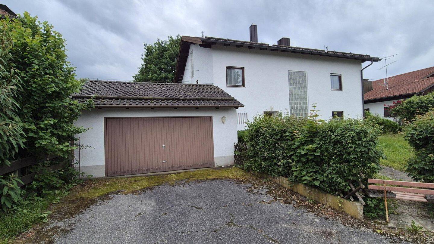 Haus (Renovierung erforderlich) in Riedering – Neukirchen, 83083 Riedering