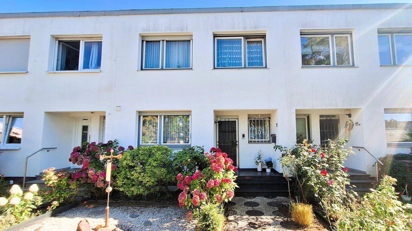 Gepflegtes Reihenhaus mit großer sonniger Dachterrasse & viel Platz, 58285 Gevelsberg