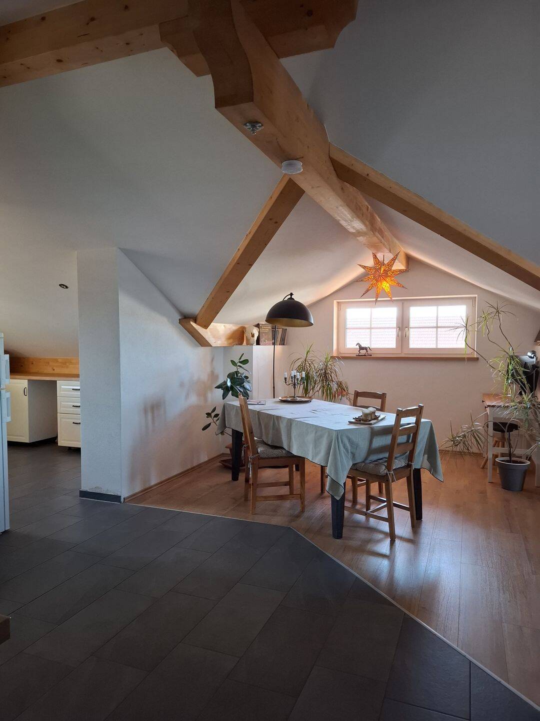Schöne 2-Zimmer-Dachgeschosswohnung mit Bergblick, 83104 Tuntenhausen