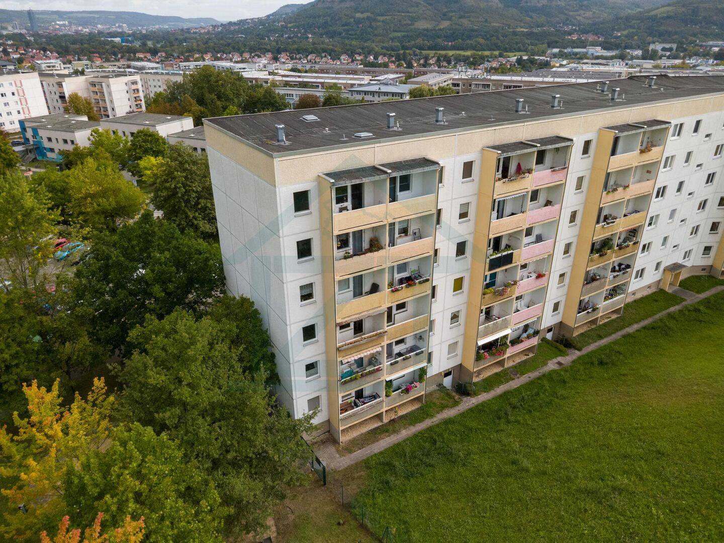 Gepflegte Dreiraumwohnung mit schöner Aussicht in Jena Winzerla, 7745 Jena