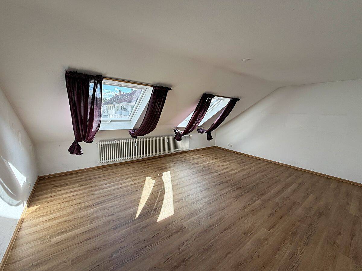 2-Zimmer-Dachgeschosswohnung mit Balkon in ruhiger Sackgasse in Mannheim – Feudenheim, 68259 Mannheim (Feudenheim Wallstadt)