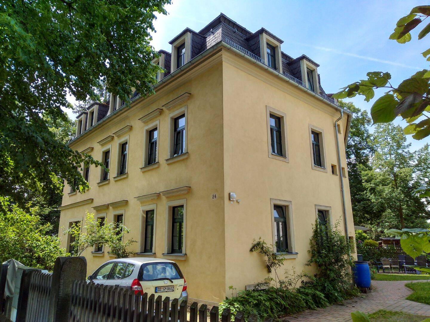 Kleine, gemütliche 2 Zimmer-Wohnung in Kleinzschachwitz ab sofort frei!, 1259 Dresden (Großzschachwitz Kleinzschachwitz Leuben Lockwitz Niedersedlitz)